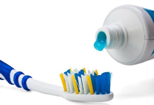 Các thành phần của kem đánh răng thông thường